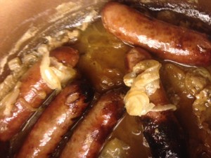 Easiest Party Recipe. Brats in Beer. 