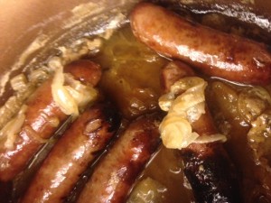 Easiest Party Recipe. Brats in Beer. 